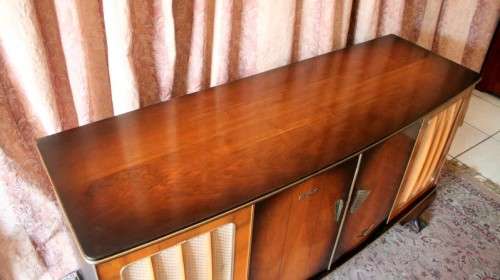 A beautiful Blaupunkt radiogram in a cabinet with a stylish, sleek design - perfect showpiece!!