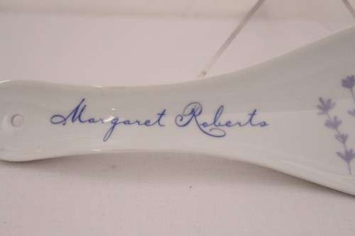 **RS17** A wonderful "Margaret Roberts" porcelain spoon rest in the very pretty Lavender range