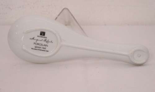 **RS17** A wonderful "Margaret Roberts" porcelain spoon rest in the very pretty Lavender range
