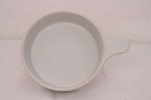 **RS17** An awesome collection of six assorted (three different sizes) white ramekin bowls