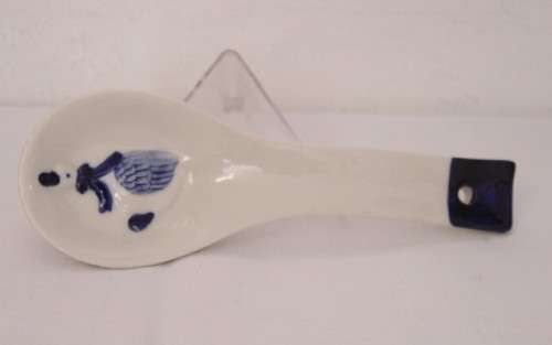**RS17** Gorgeous "blue & white" porcelain spoon rest w/ hand painted raised duck decal in the bowl