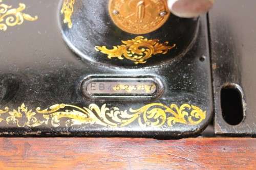 Stunning antique 1937 Singer treadle sewing machine in its original fold-away cast-iron & oak stand