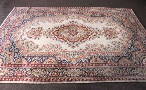 A stunning large 3m x 2m Turkish made Gumussuyu Topkapi Carpet in blue, green, creams & earthy tones