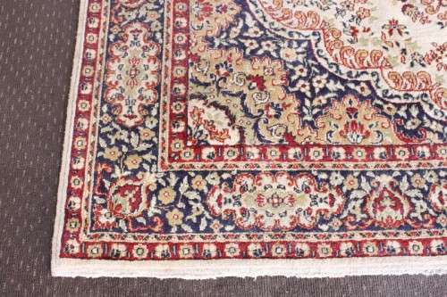 A stunning large 3m x 2m Turkish made Gumussuyu Topkapi Carpet in blue, green, creams & earthy tones