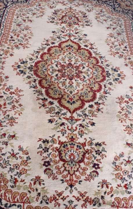 A stunning large 3m x 2m Turkish made Gumussuyu Topkapi Carpet in blue, green, creams & earthy tones