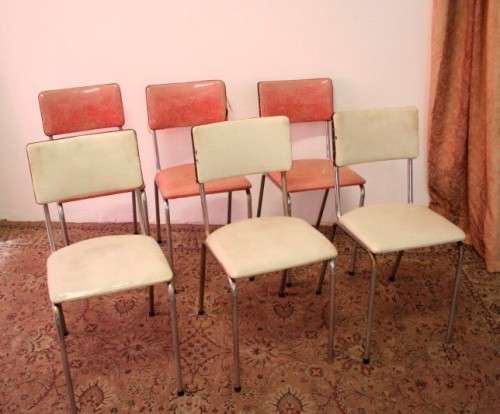 **RS17** A set of 6 vintage metal kitchen chairs with plastic covered seats. One bid for all.