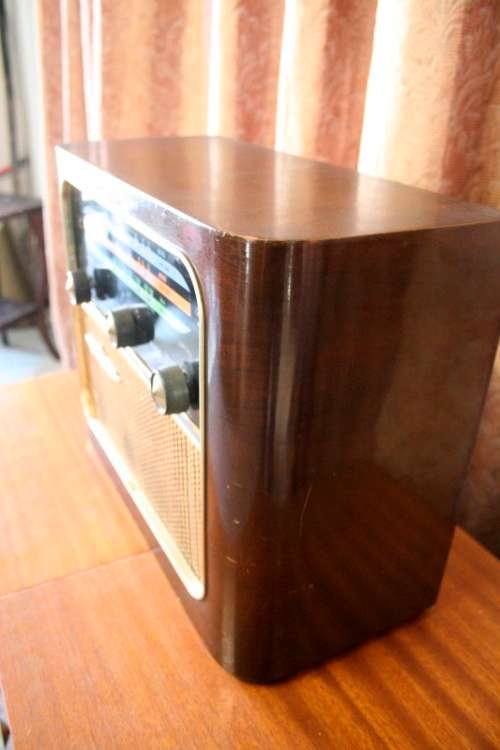 An amazing vintage Canasta Radio "Clipper Super" ornamental radio, perfect for restoration or spares