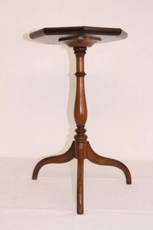 A beautiful antique Edwardian mahogany octagonal three-legged teapoy table/ occasional table