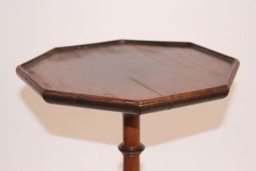 A beautiful antique Edwardian mahogany octagonal three-legged teapoy table/ occasional table