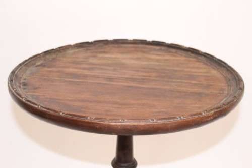 A stylish antique Edwardian mahogany round three-legged teapoy table/ occasional table