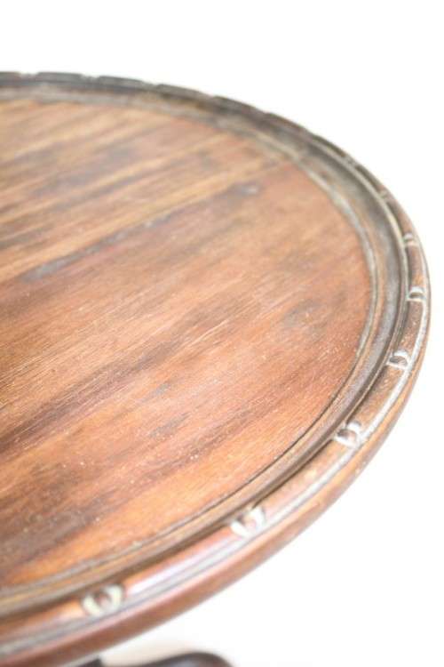 A stylish antique Edwardian mahogany round three-legged teapoy table/ occasional table