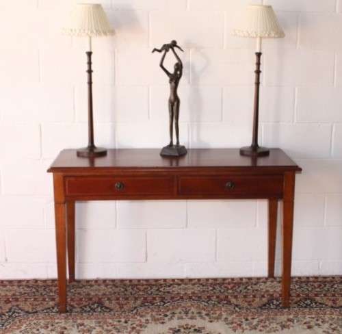 A stunning and well made quality double-drawer mahogany hallway/ console table with ring handles