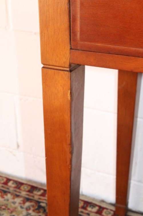 A stunning and well made quality double-drawer mahogany hallway/ console table with ring handles