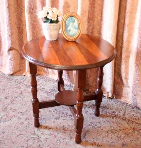 A gorgeous vintage Imbuia display table! Lovely as a plant, side/tea table.
