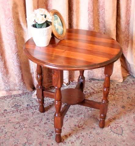 A gorgeous vintage Imbuia display table! Lovely as a plant, side/tea table.