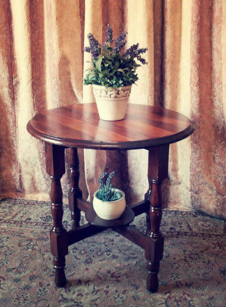 A gorgeous vintage Imbuia display table! Lovely as a plant, side/tea table.