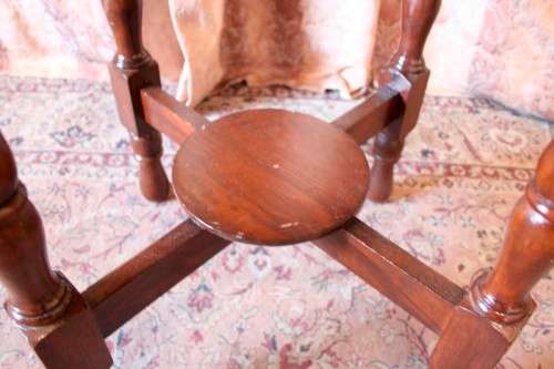 A gorgeous vintage Imbuia display table! Lovely as a plant, side/tea table.