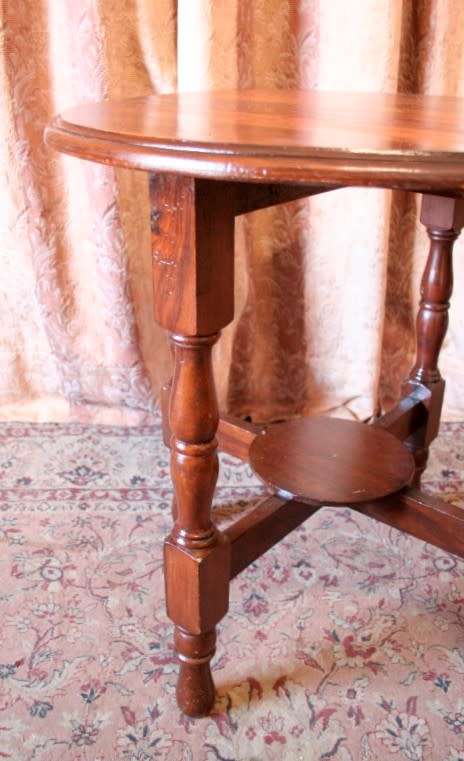 A gorgeous vintage Imbuia display table! Lovely as a plant, side/tea table.