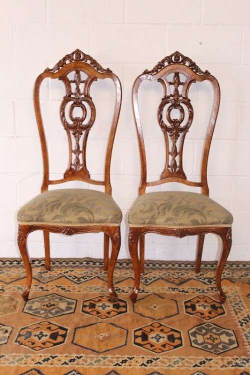 **RS17** 6x stylish Queen Anne dining chairs w/ beautiful carved backrests and brocade fabric seats