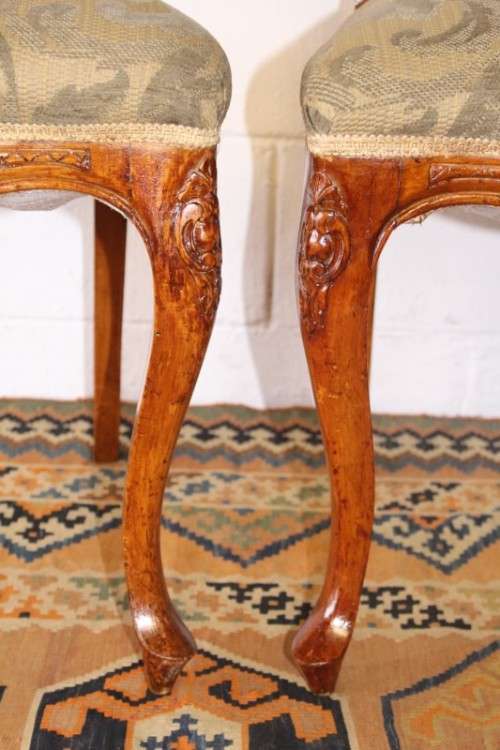 **RS17** 6x stylish Queen Anne dining chairs w/ beautiful carved backrests and brocade fabric seats