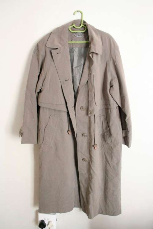A good quality gent's small size, mid length beige Kubota jacket  in great cond. Lifespace Sale