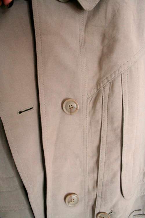 A good quality gent's small size, mid length beige Kubota jacket  in great cond. Lifespace Sale