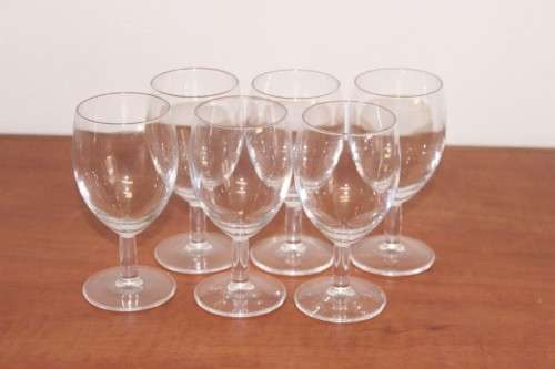 **RS17* An awesome set of six wine glasses in excellent condition - we have eight sets available