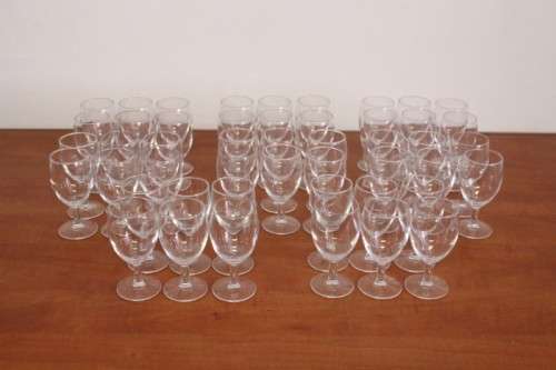 **RS17* An awesome set of six wine glasses in excellent condition - we have eight sets available