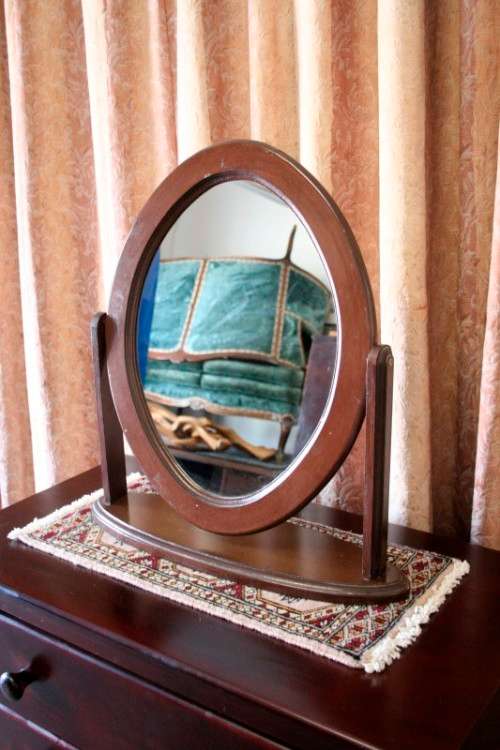 An amazing and beautifully made vintage solid wooden (tilting) dressing table vanity mirror