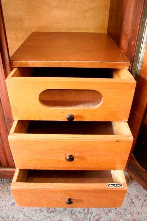 A stunning vintage solid Imbuia 2 door ball & claw wardrobe w/ hanging space and 3x drawers
