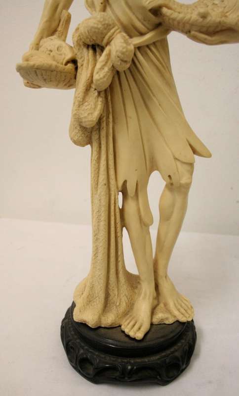A gorgeous large ornamental Japanese themed oxylite figurine on a black base, fabulous on display