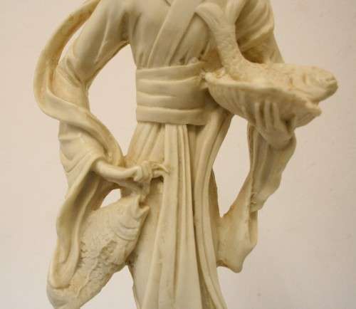A beautiful large ornamental Japanese themed oxylite figurine of a lady, fabulous on display