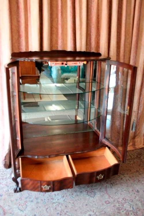 An exquisite ball & claw 2 glass door show cabinet w/ 2 bottom drawers, light and brass handles!!