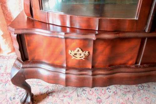 An exquisite ball & claw 2 glass door show cabinet w/ 2 bottom drawers, light and brass handles!!