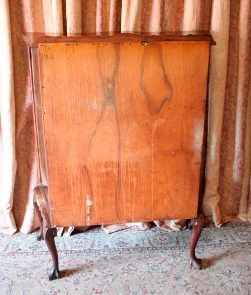 A beautiful vintage solid Imbuia "Kenbow" ball & claw display cabinet/ showcase.