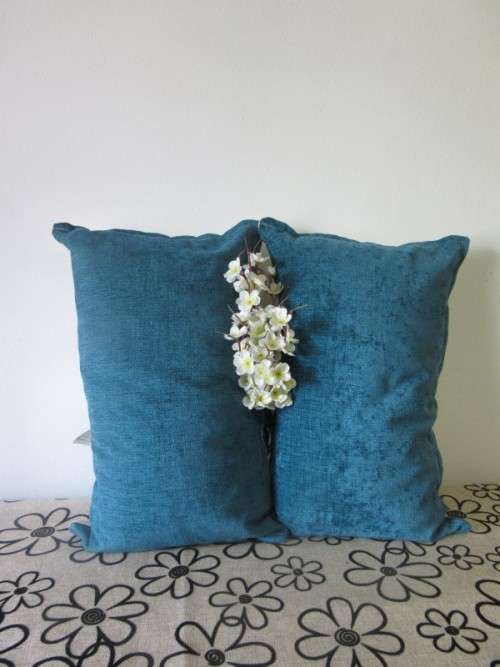 Beautiful, stylish upmarket, modern scatter cushions in a durable fabric. Perfect in all rooms!!