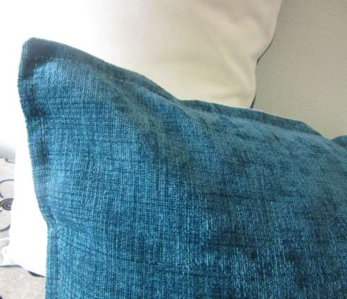 Beautiful, stylish upmarket, modern scatter cushions in a durable fabric. Perfect in all rooms!!