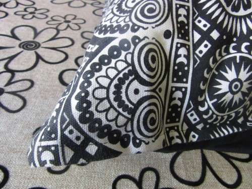 Beautiful, stylish upmarket, modern scatter cushions in a durable fabric. Perfect in all rooms!!