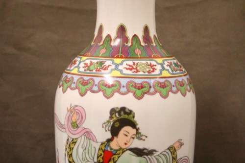 Beautiful large oriental porcelain vase w/ traditional hand painted scenery & inscriptions on a base