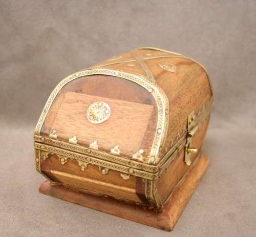 A gorgeous, unusual vintage Indian wood and brass jewellery box. Lifespace Sale