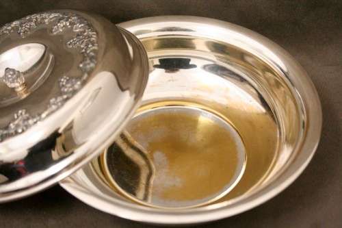 A beautiful Seranco grape pattern silver plated & lidded vegetable table bowl!