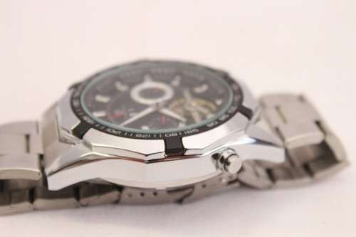 An awesome and good looking gents "Forsining" Automatic metal-cased wrist watch w/ date window