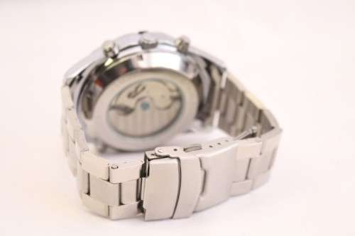 An awesome and good looking gents "Forsining" Automatic metal-cased wrist watch w/ date window