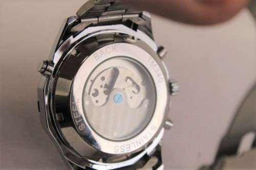 An awesome and good looking gents "Forsining" Automatic metal-cased wrist watch w/ date window