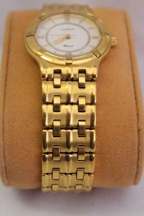 A fantastic 23k gold plated white-dial Lucent Diacoat quarts gents dress watch with spare links
