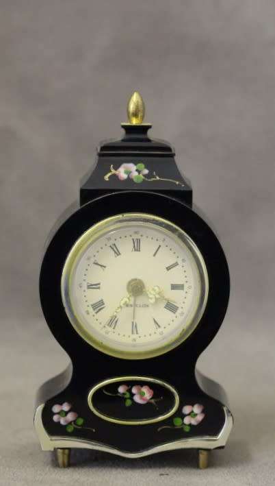 A gorgeous vintage "Westclox" floral design wind up clock, working. Lifespace Sale