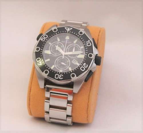 An awesome gents Rotary AquaSpeed watch with Dive-meter & date window & sapphire Crystal glass