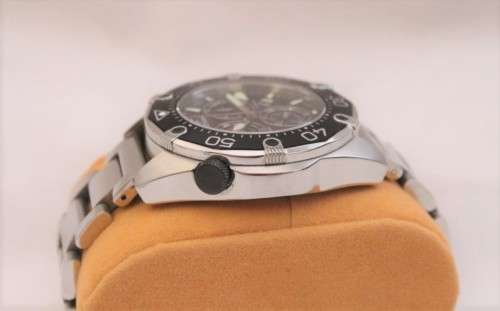 An awesome gents Rotary AquaSpeed watch with Dive-meter & date window & sapphire Crystal glass