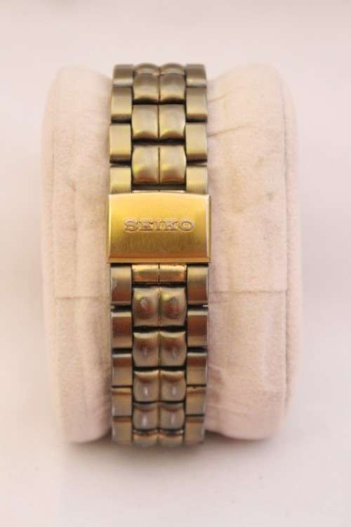 A lovely classic vintage Seiko gold plated Moonphase chronograph gents wrist watch with extra links