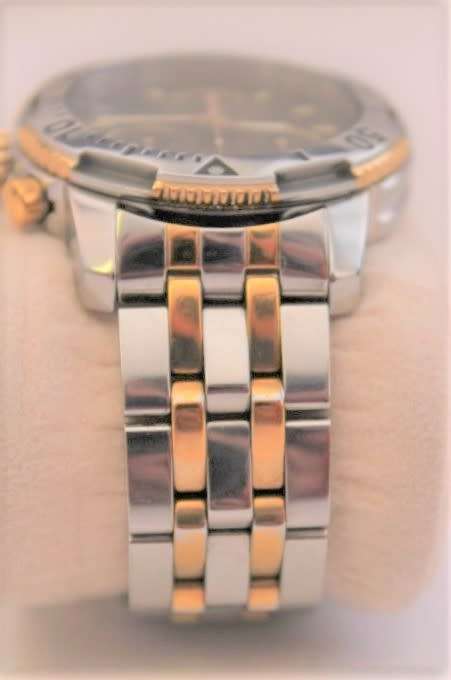 A superb Tissot PRS200 stainless steel and gold plated gents sports watch w/h Sapphire crystal glass